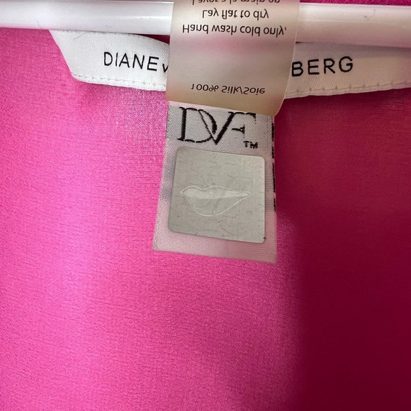 Diane Von Furstenburg - 100% Silk Vest Shawl size Medium- Pink, Black - Picture 5 of 8